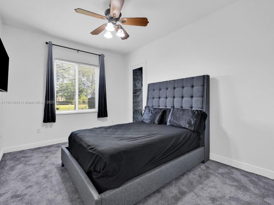 待售: $2,500,000 (5 贝兹, 4 浴室, 4130 平方英尺)