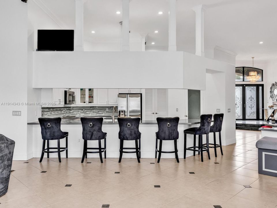 待售: $2,500,000 (5 贝兹, 4 浴室, 4130 平方英尺)