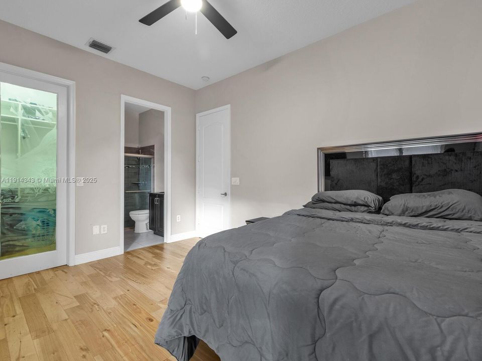 待售: $2,500,000 (5 贝兹, 4 浴室, 4130 平方英尺)