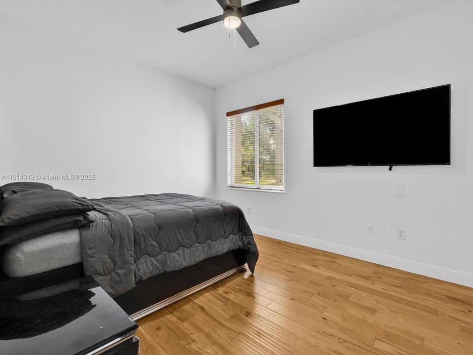 待售: $2,500,000 (5 贝兹, 4 浴室, 4130 平方英尺)