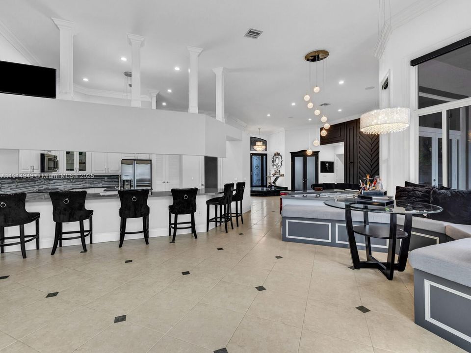 待售: $2,500,000 (5 贝兹, 4 浴室, 4130 平方英尺)