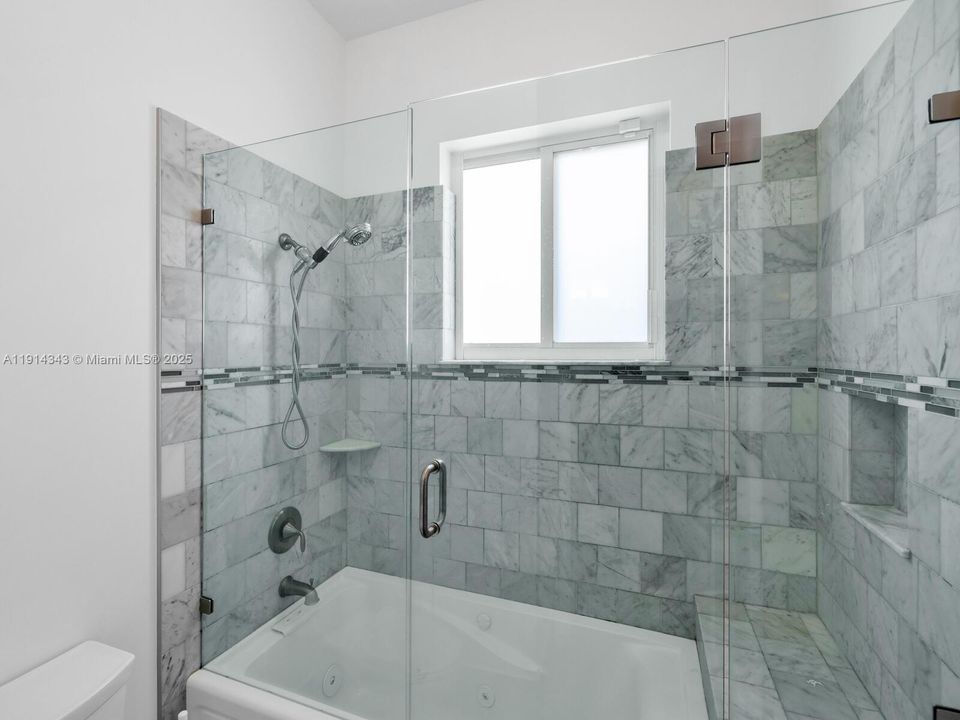 待售: $2,500,000 (5 贝兹, 4 浴室, 4130 平方英尺)