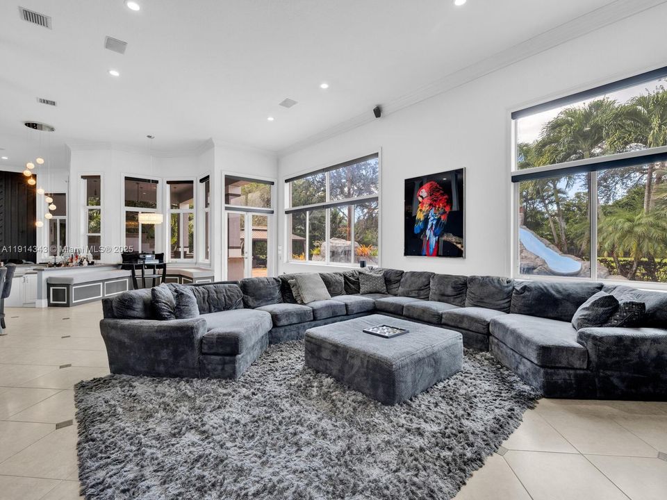 待售: $2,500,000 (5 贝兹, 4 浴室, 4130 平方英尺)