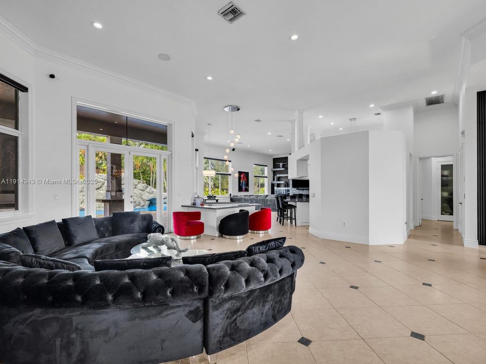 待售: $2,500,000 (5 贝兹, 4 浴室, 4130 平方英尺)