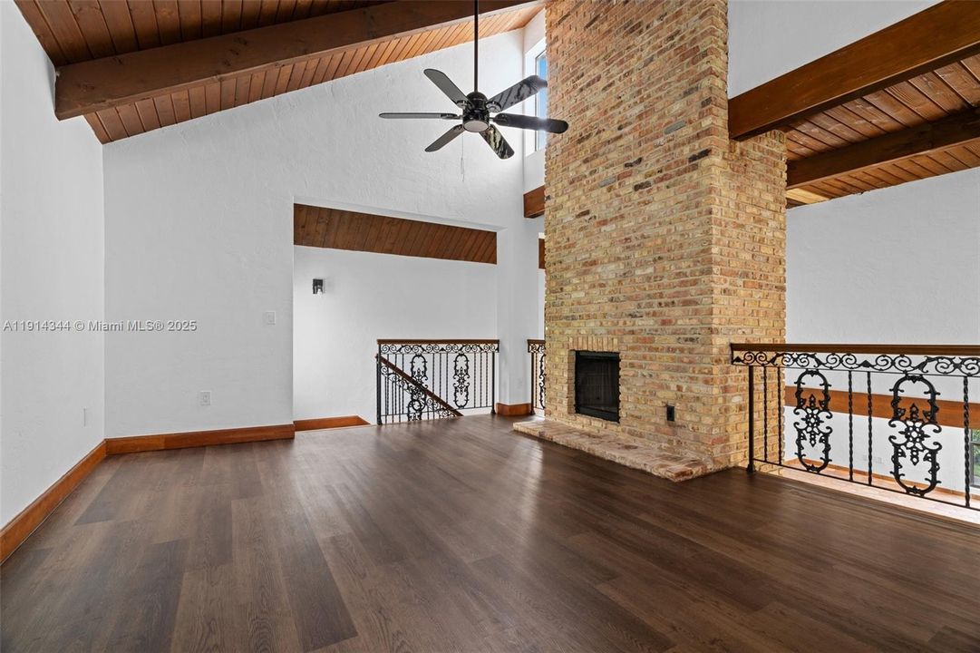 En Venta: $2,360,000 (4 camas, 5 baños, 4130 Pies cuadrados)