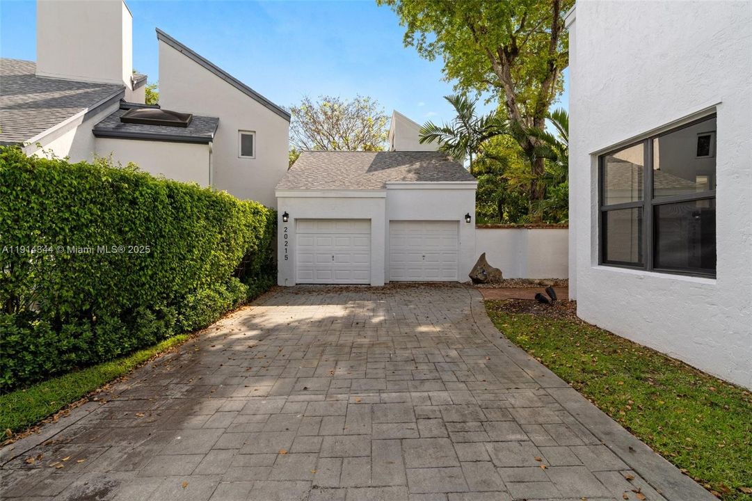 En Venta: $2,360,000 (4 camas, 5 baños, 4130 Pies cuadrados)