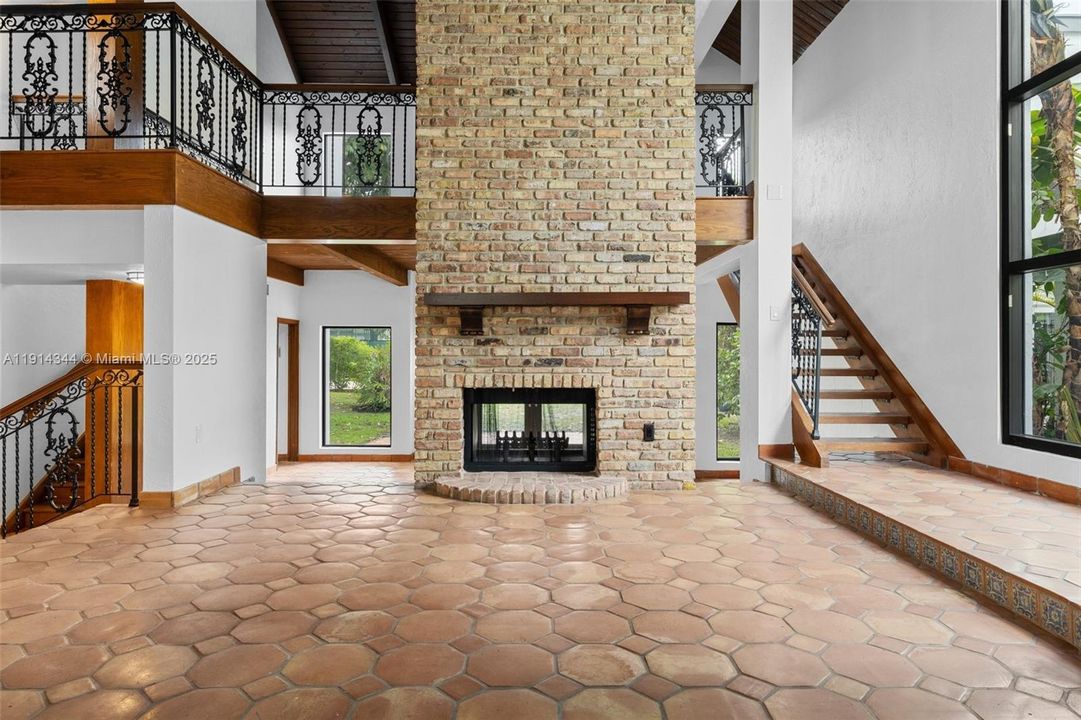 En Venta: $2,360,000 (4 camas, 5 baños, 4130 Pies cuadrados)