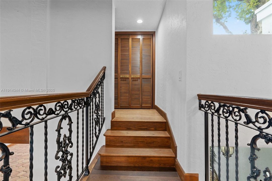 En Venta: $2,360,000 (4 camas, 5 baños, 4130 Pies cuadrados)