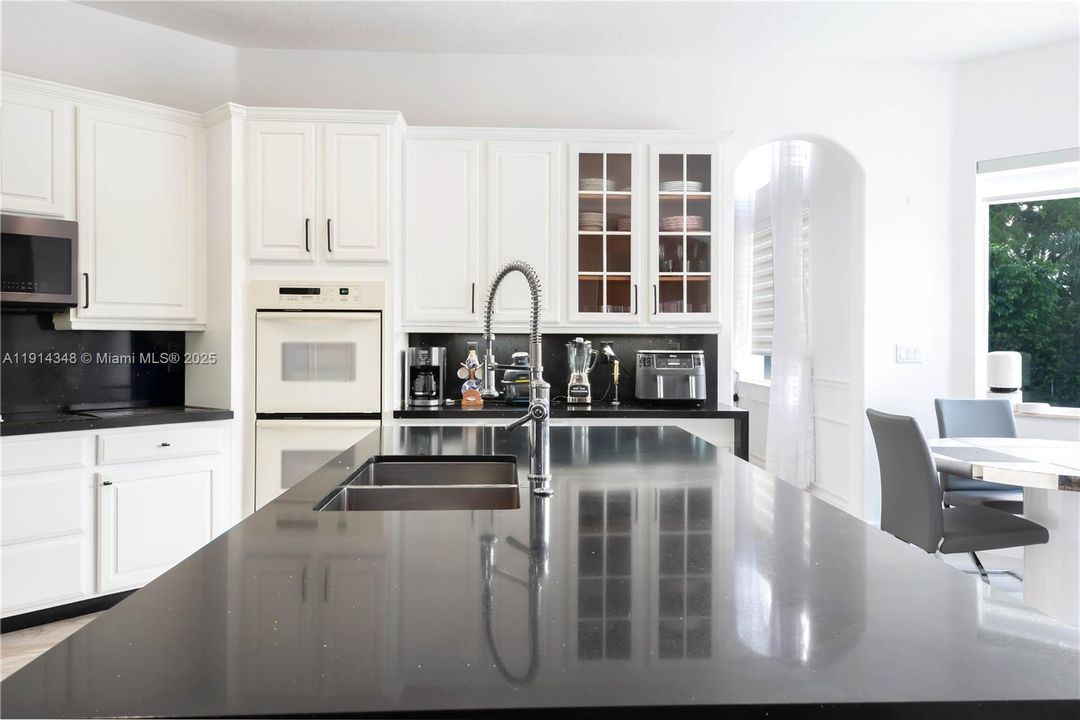 En Renta: $7,000 (4 camas, 3 baños, 2963 Pies cuadrados)