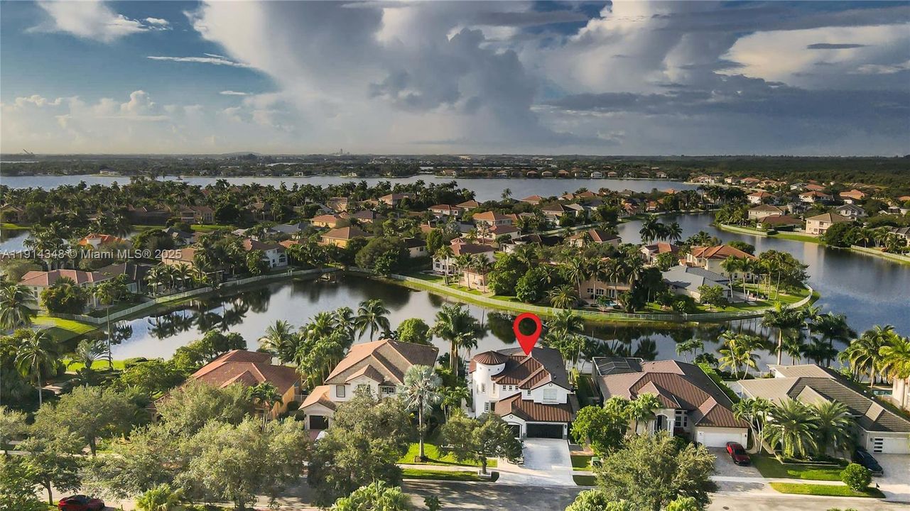 En Renta: $7,000 (4 camas, 3 baños, 2963 Pies cuadrados)