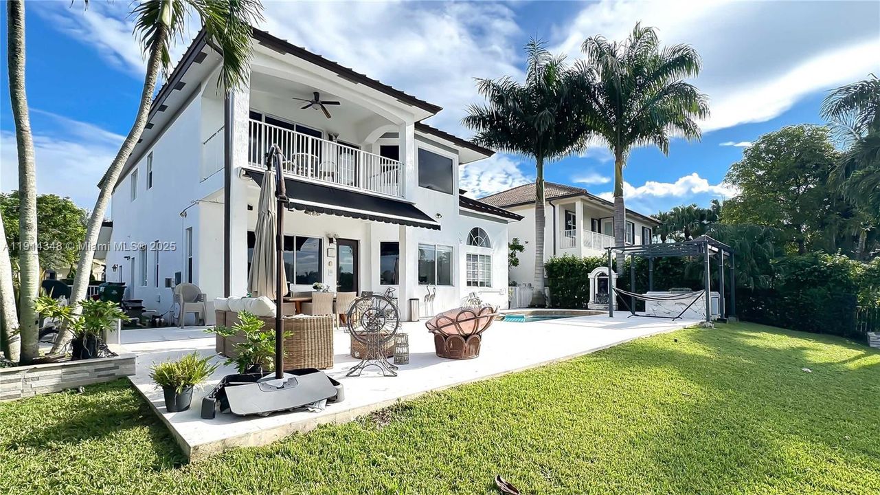 En Renta: $7,000 (4 camas, 3 baños, 2963 Pies cuadrados)