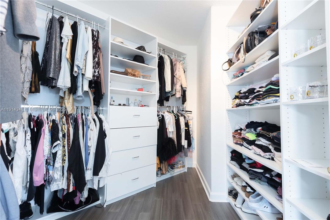 En Renta: $7,000 (4 camas, 3 baños, 2963 Pies cuadrados)