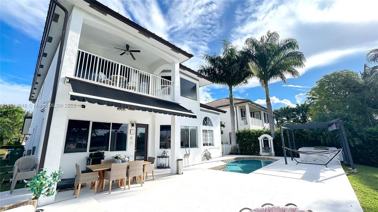 En Renta: $7,000 (4 camas, 3 baños, 2963 Pies cuadrados)