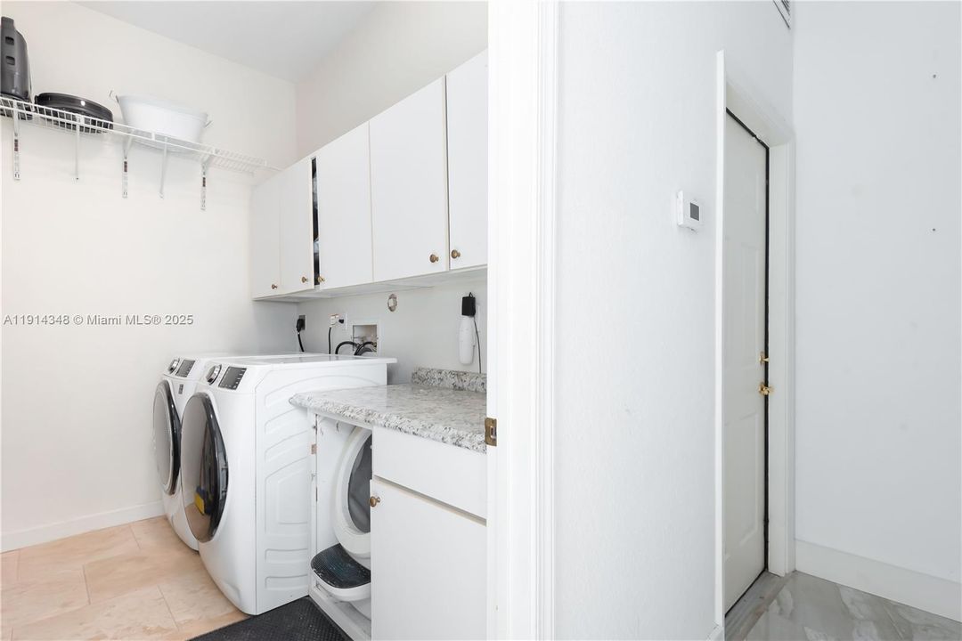 En Renta: $7,000 (4 camas, 3 baños, 2963 Pies cuadrados)