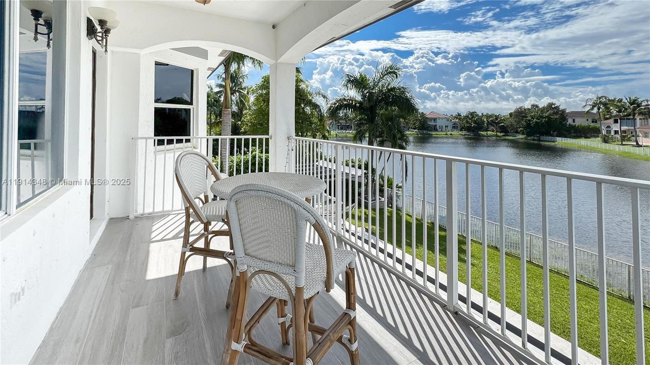 En Renta: $7,000 (4 camas, 3 baños, 2963 Pies cuadrados)