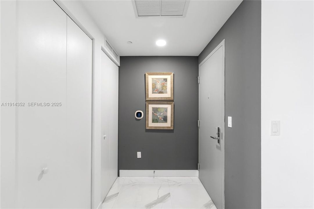 На продажу: $1,030,000 (2 спален, 3 ванн, 1257 Квадратных фут)