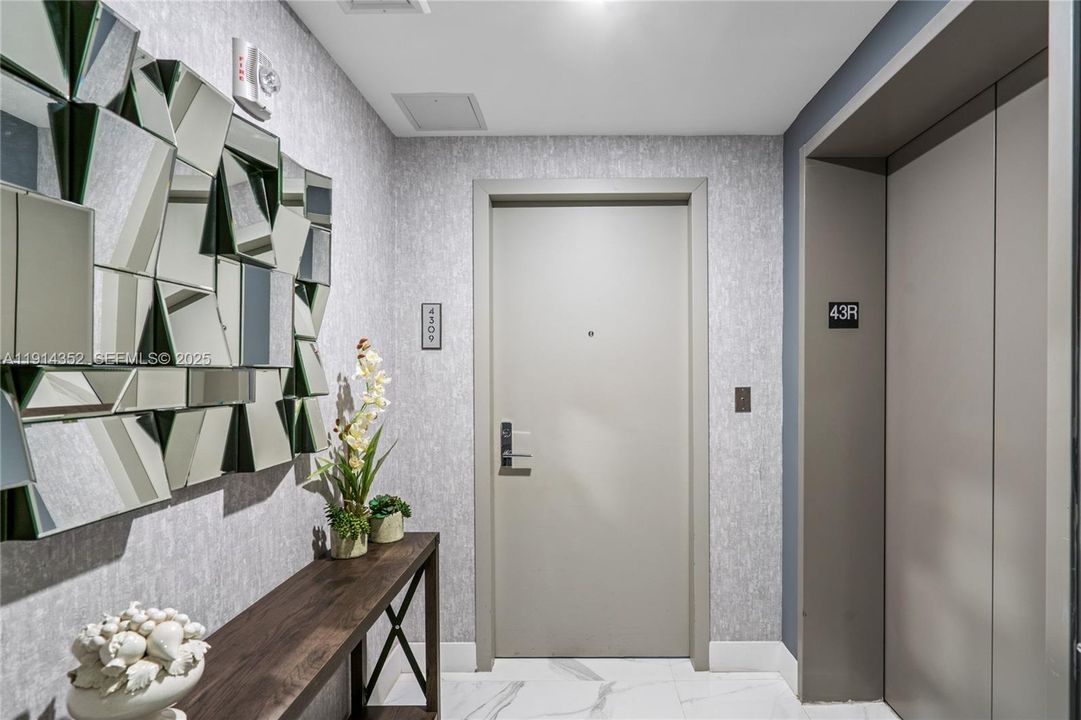 На продажу: $1,030,000 (2 спален, 3 ванн, 1257 Квадратных фут)