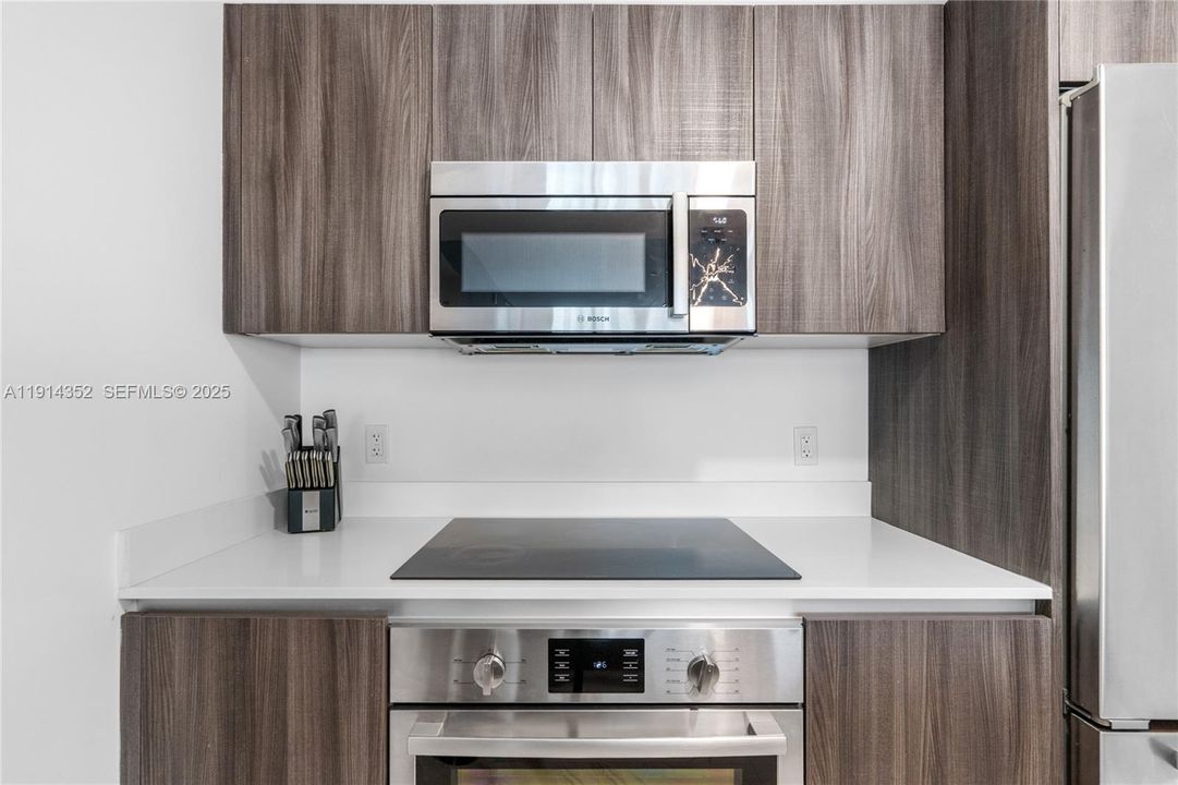 На продажу: $1,030,000 (2 спален, 3 ванн, 1257 Квадратных фут)