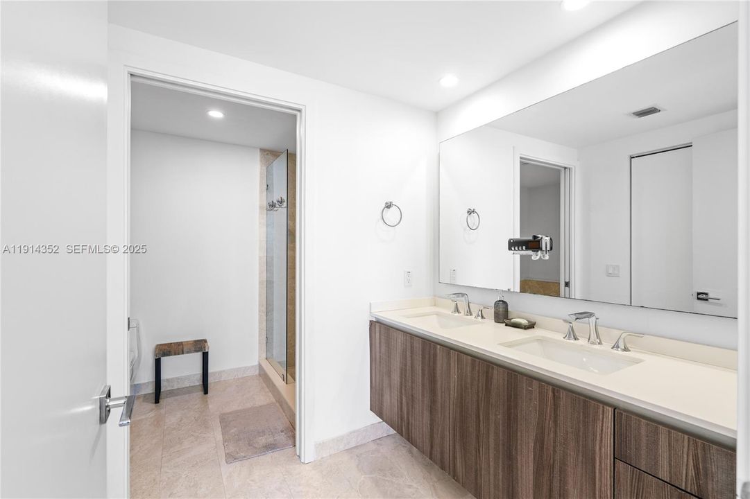 На продажу: $1,030,000 (2 спален, 3 ванн, 1257 Квадратных фут)