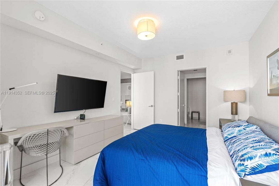 На продажу: $1,030,000 (2 спален, 3 ванн, 1257 Квадратных фут)