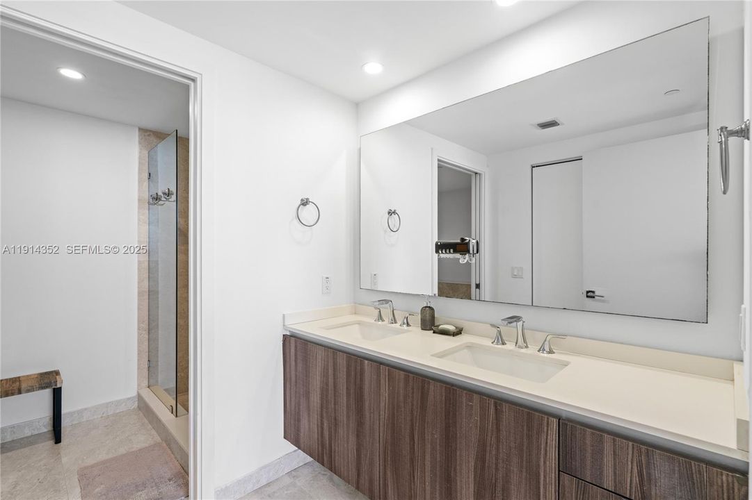 На продажу: $1,030,000 (2 спален, 3 ванн, 1257 Квадратных фут)