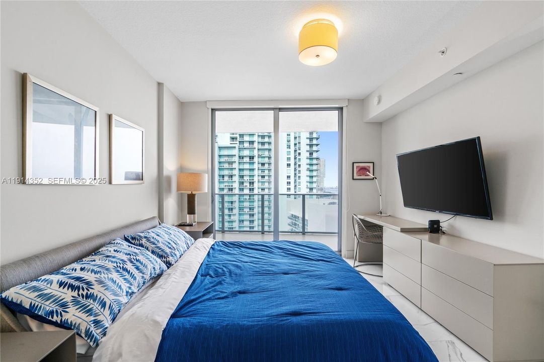 На продажу: $1,030,000 (2 спален, 3 ванн, 1257 Квадратных фут)