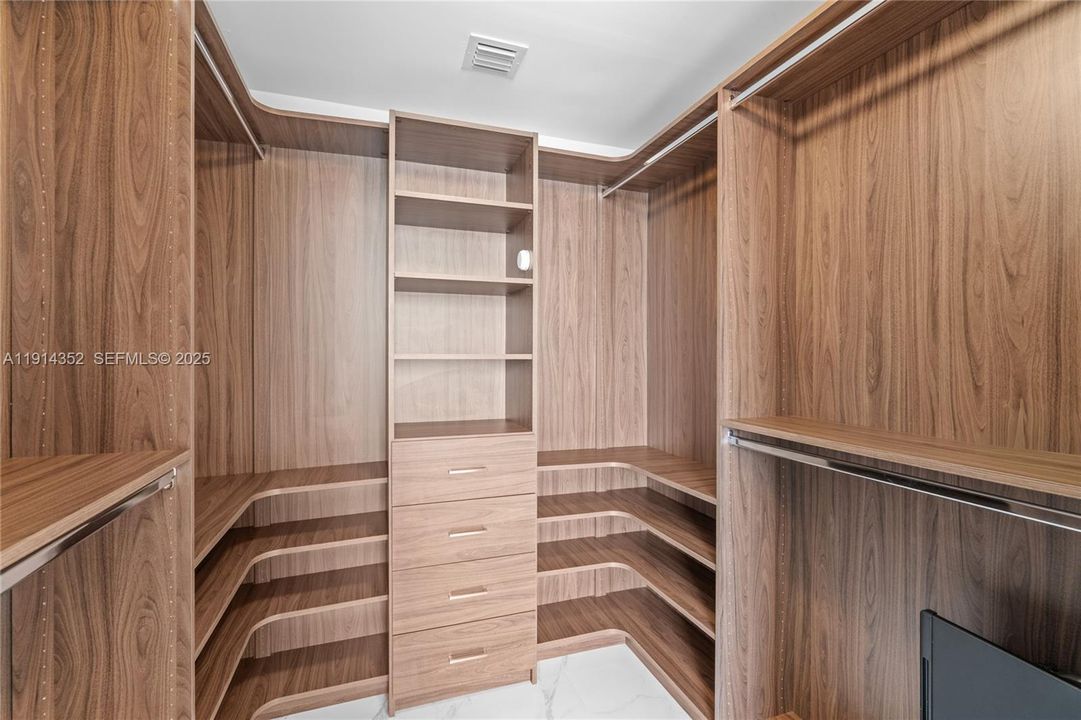 На продажу: $1,030,000 (2 спален, 3 ванн, 1257 Квадратных фут)