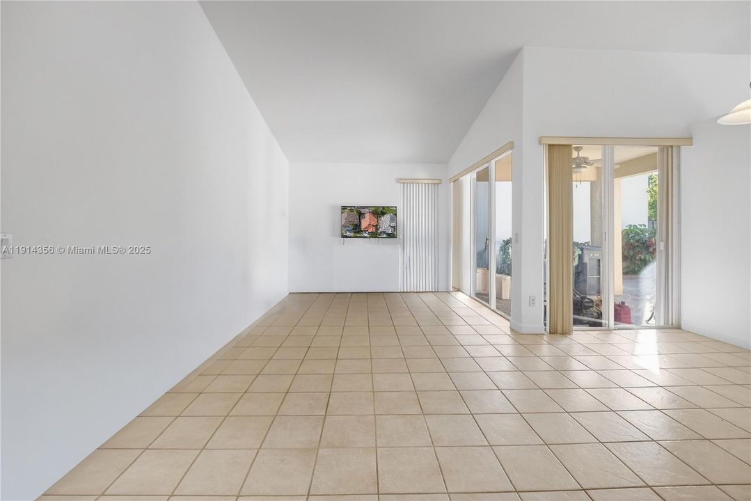 En Venta: $760,000 (3 camas, 2 baños, 1595 Pies cuadrados)