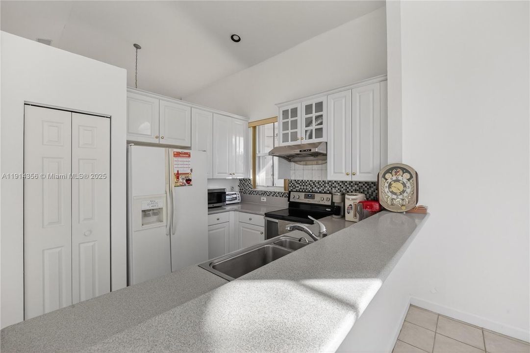 En Venta: $760,000 (3 camas, 2 baños, 1595 Pies cuadrados)