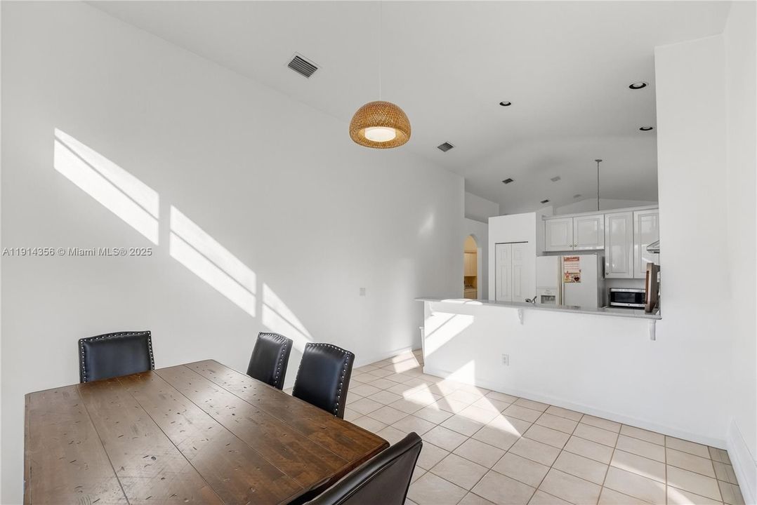 En Venta: $760,000 (3 camas, 2 baños, 1595 Pies cuadrados)