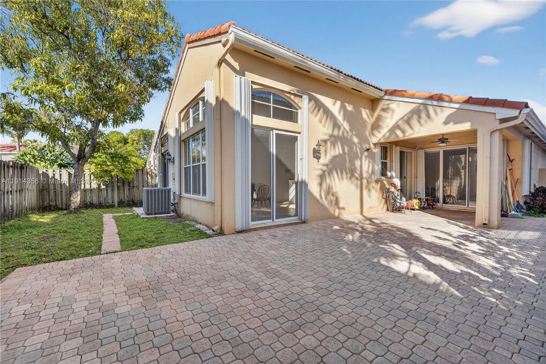 En Venta: $760,000 (3 camas, 2 baños, 1595 Pies cuadrados)