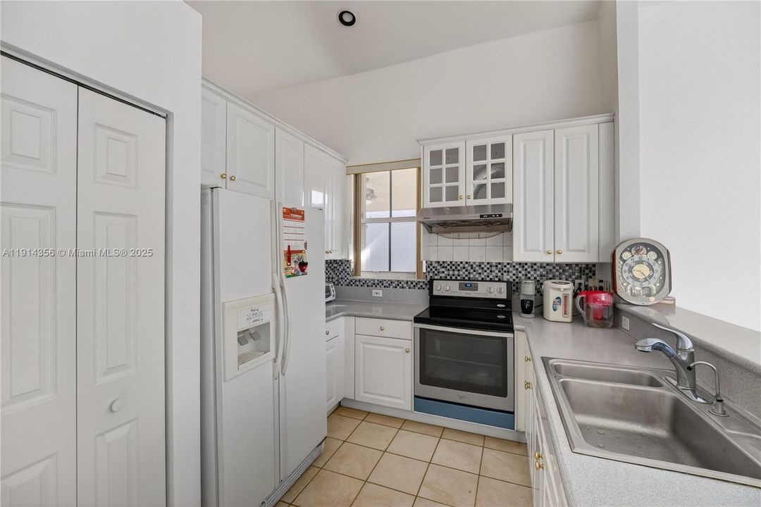 En Venta: $760,000 (3 camas, 2 baños, 1595 Pies cuadrados)