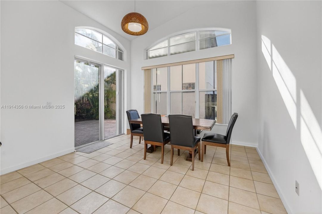 En Venta: $760,000 (3 camas, 2 baños, 1595 Pies cuadrados)