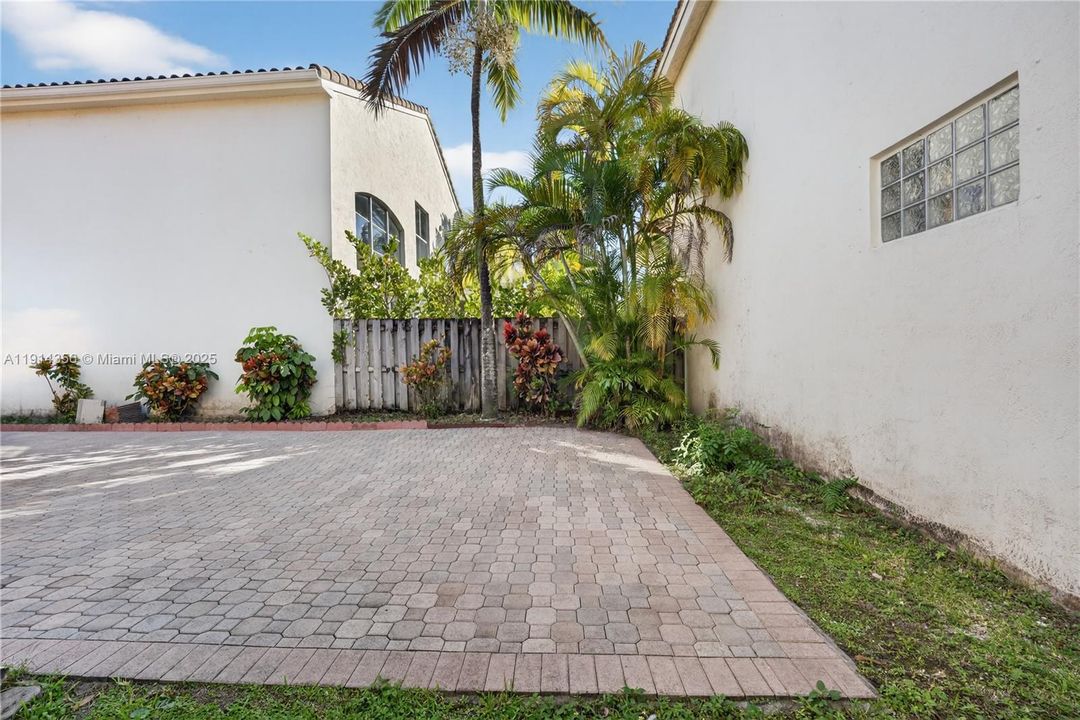 En Venta: $760,000 (3 camas, 2 baños, 1595 Pies cuadrados)