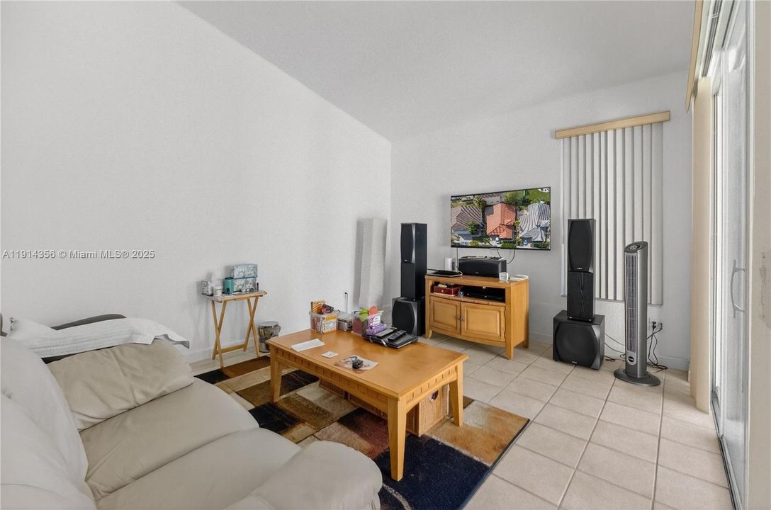 En Venta: $760,000 (3 camas, 2 baños, 1595 Pies cuadrados)