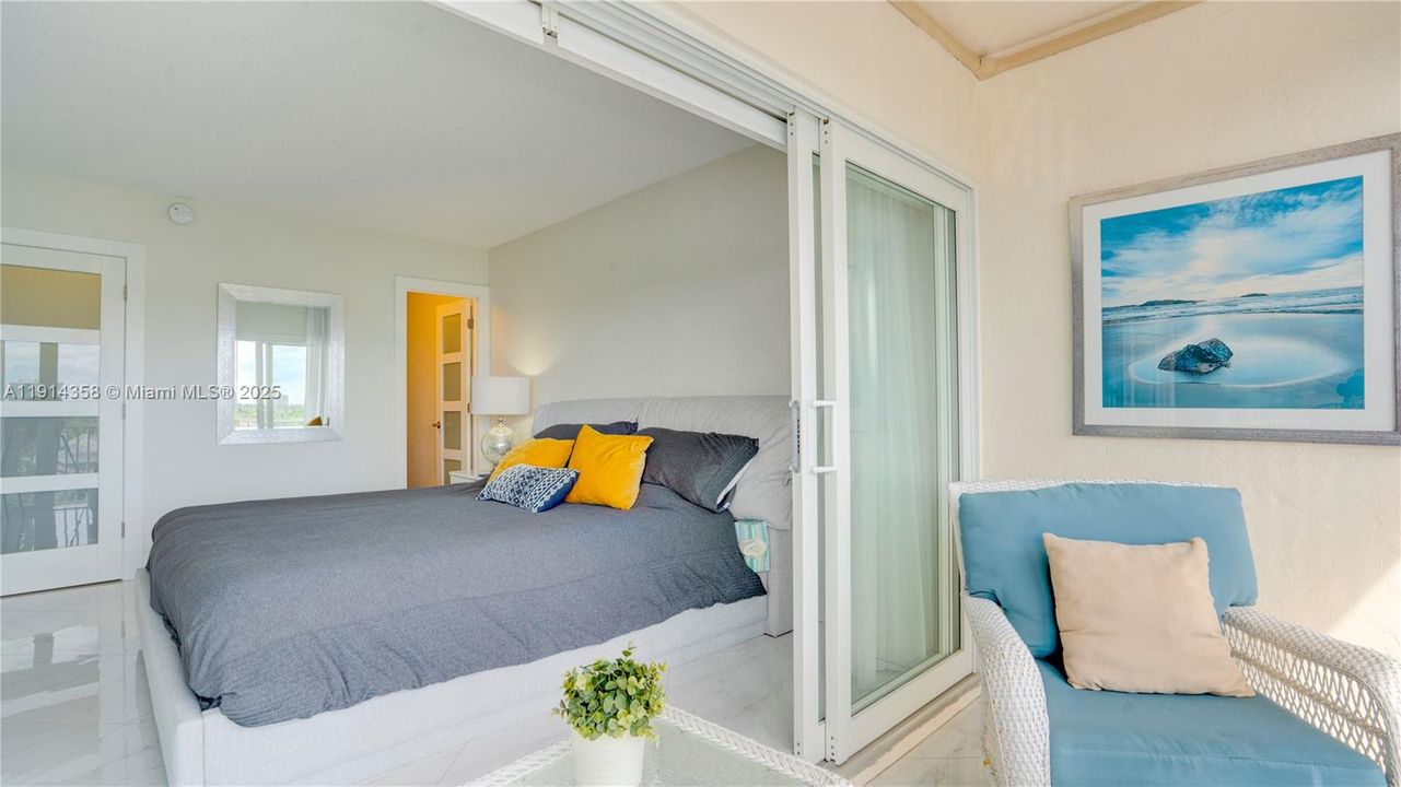 For Sale: $495,000 (2 beds, 2 baths, 1002 Square Feet)