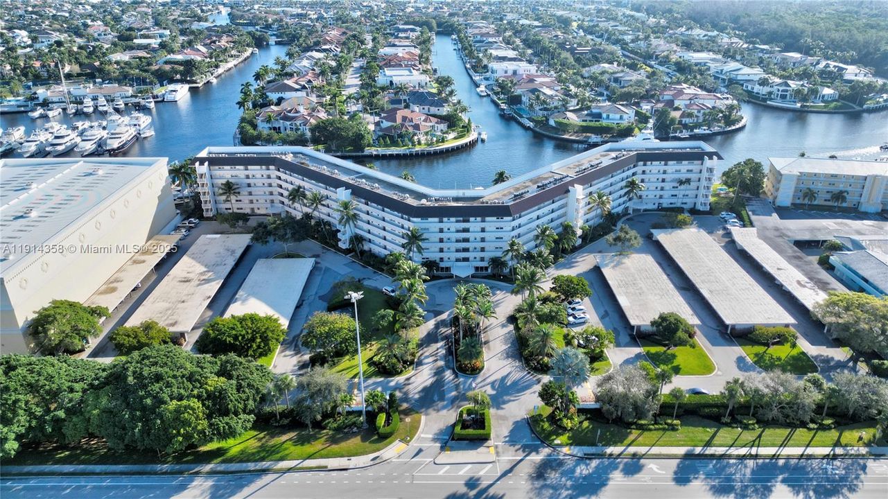 For Sale: $495,000 (2 beds, 2 baths, 1002 Square Feet)