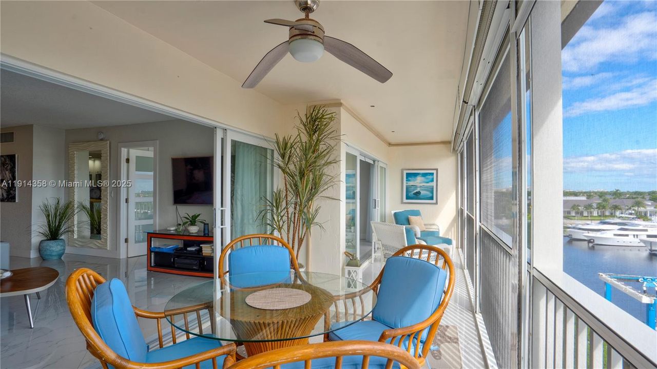 For Sale: $495,000 (2 beds, 2 baths, 1002 Square Feet)