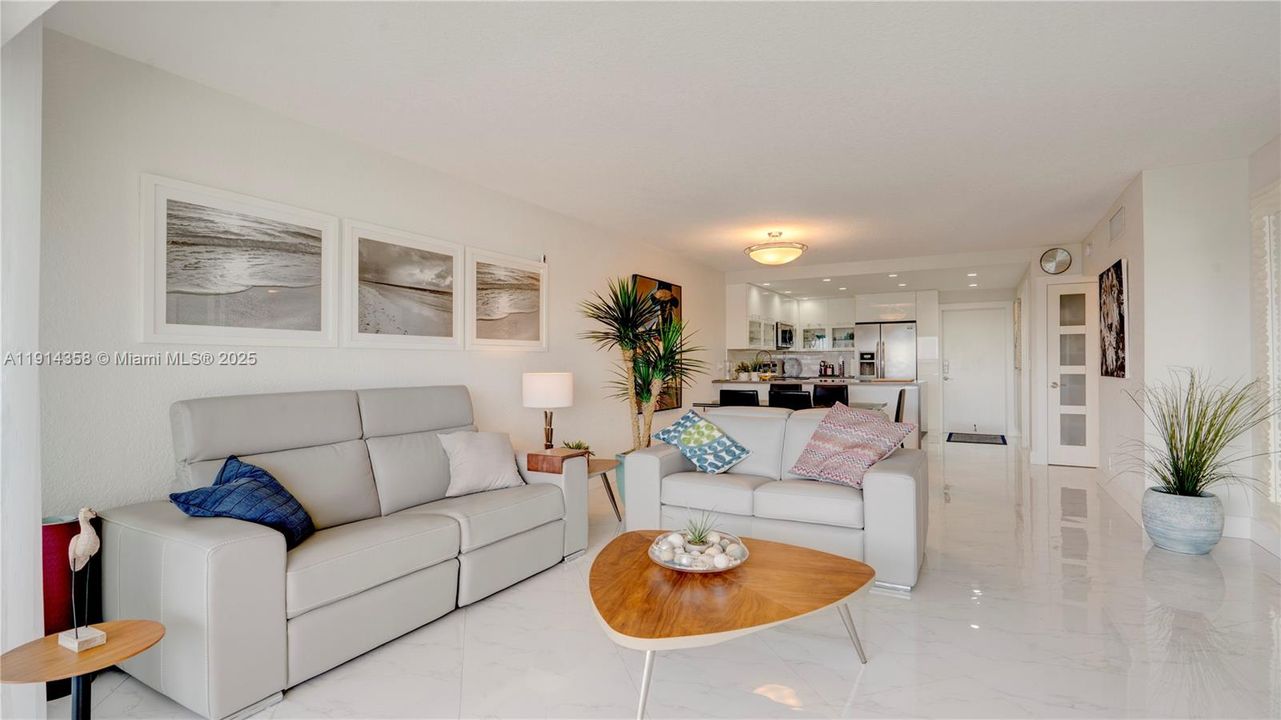 For Sale: $495,000 (2 beds, 2 baths, 1002 Square Feet)