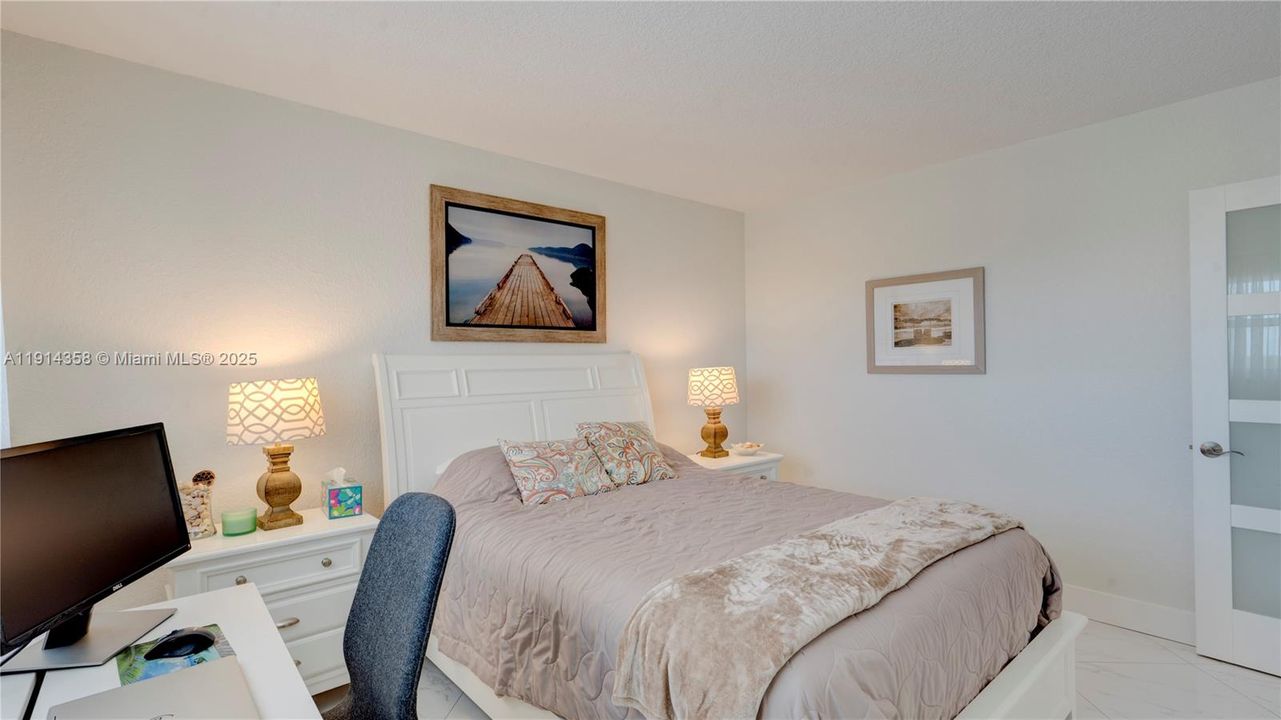 For Sale: $495,000 (2 beds, 2 baths, 1002 Square Feet)