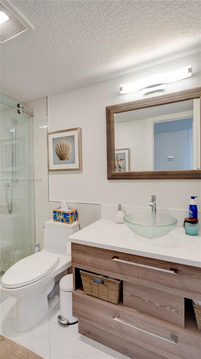 For Sale: $495,000 (2 beds, 2 baths, 1002 Square Feet)