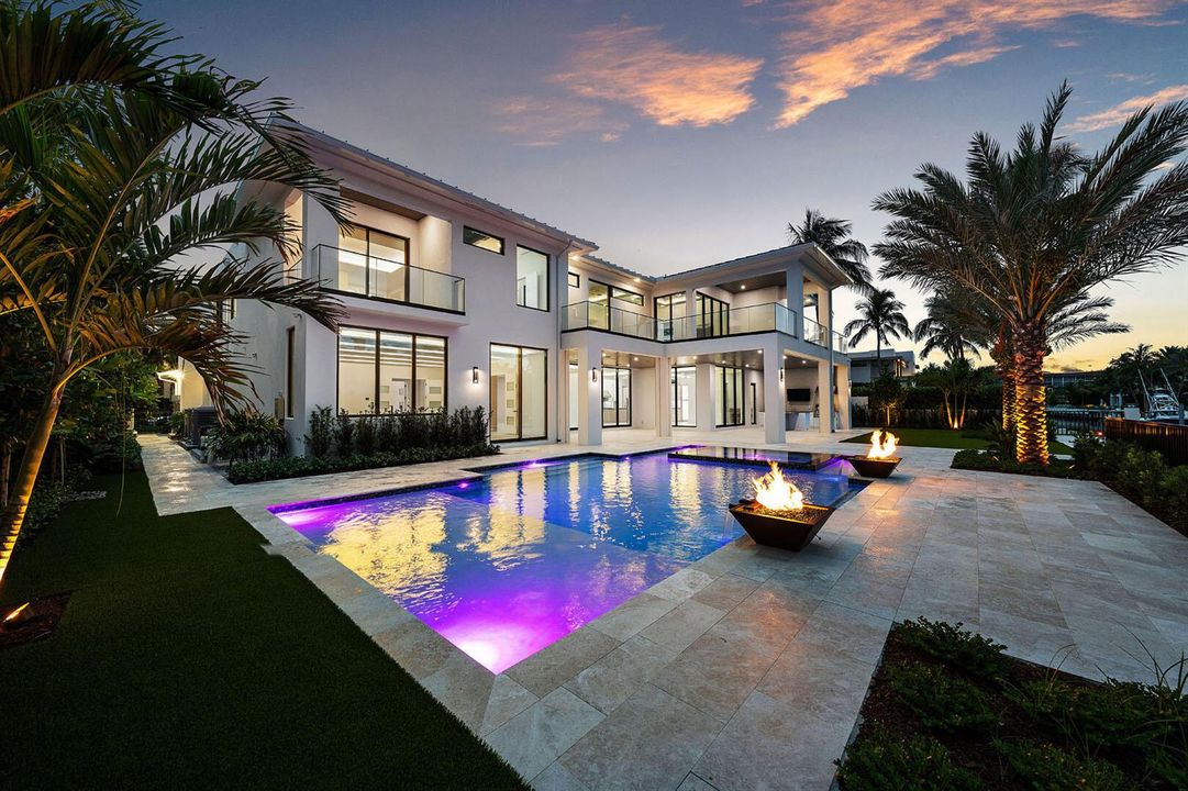 191_Coconut_Palm_Road_Dusk_07