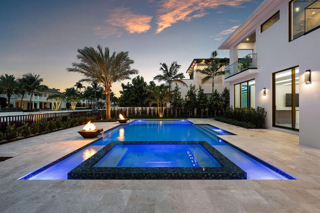 191_Coconut_Palm_Road_Dusk_09