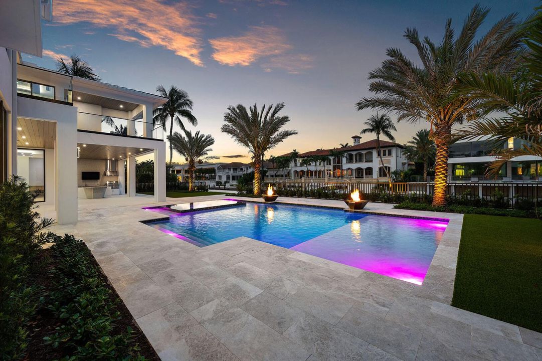 191_Coconut_Palm_Road_Dusk_05