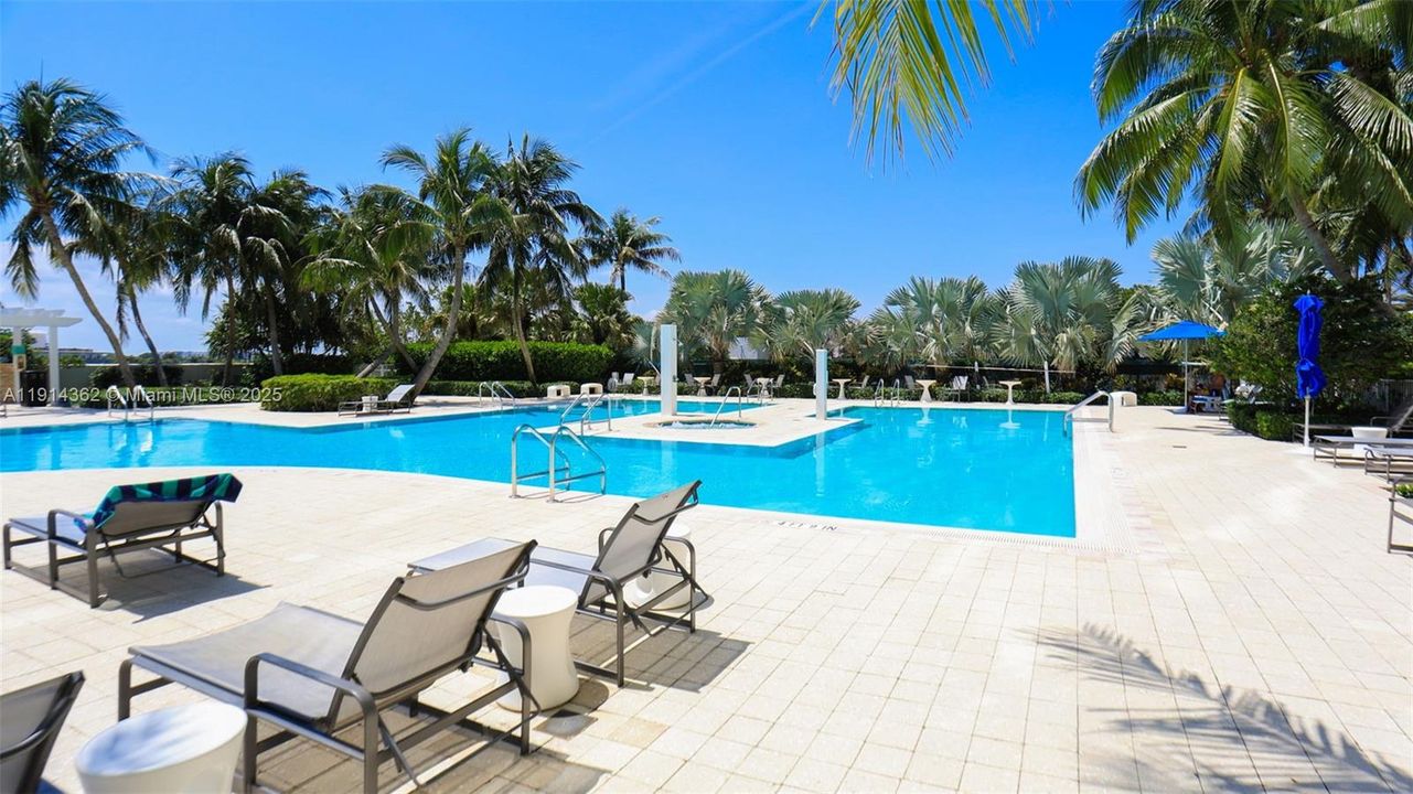 For Sale: $1,060,000 (2 beds, 2 baths, 1815 Square Feet)