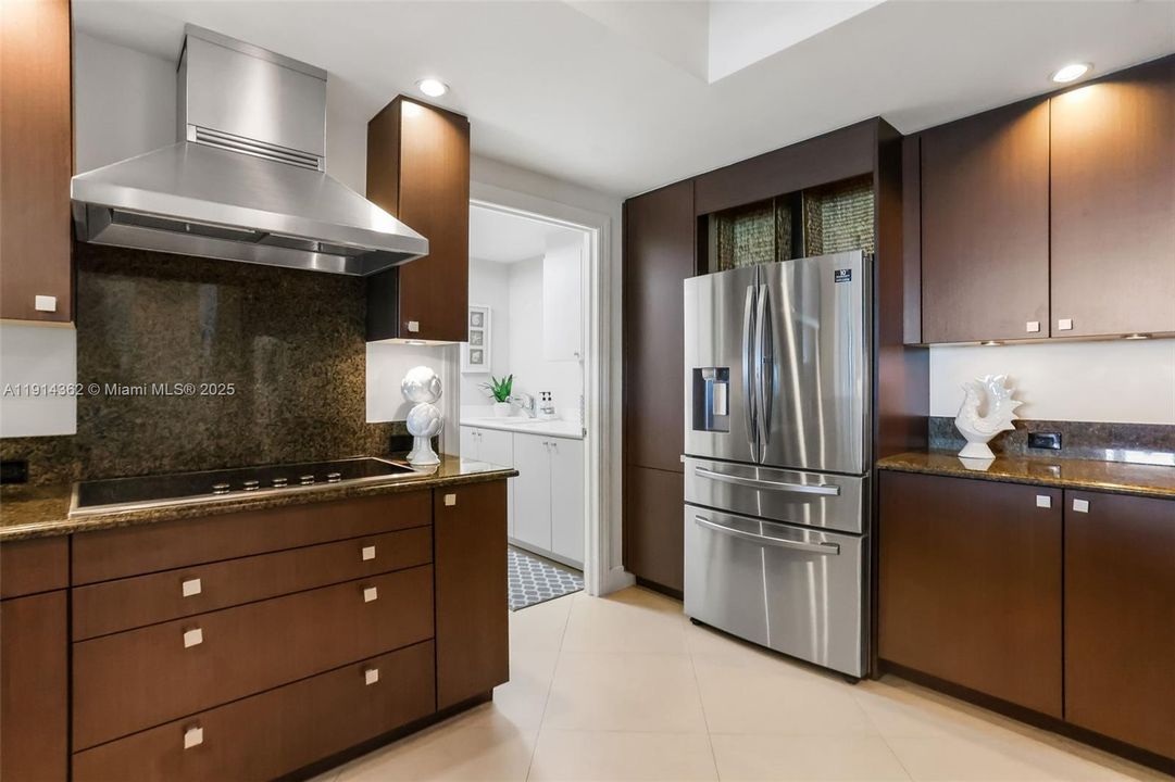 For Sale: $1,060,000 (2 beds, 2 baths, 1815 Square Feet)