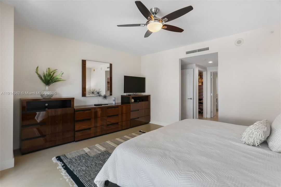 For Sale: $1,060,000 (2 beds, 2 baths, 1815 Square Feet)