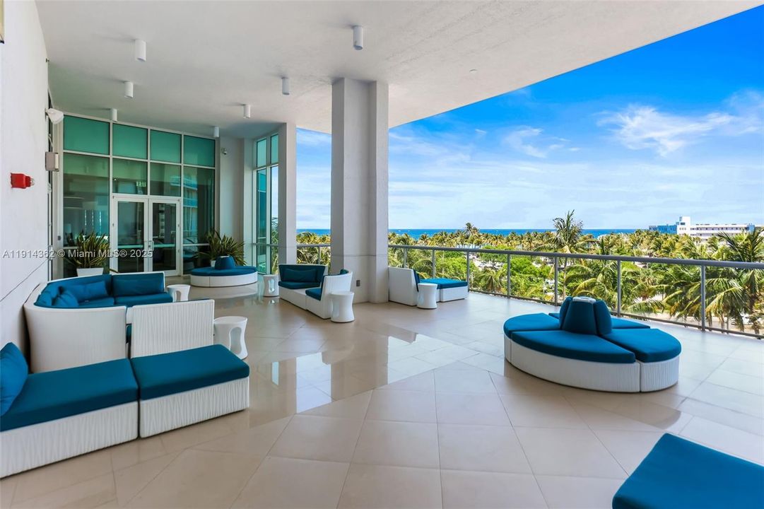 Building Outdoor Residence space