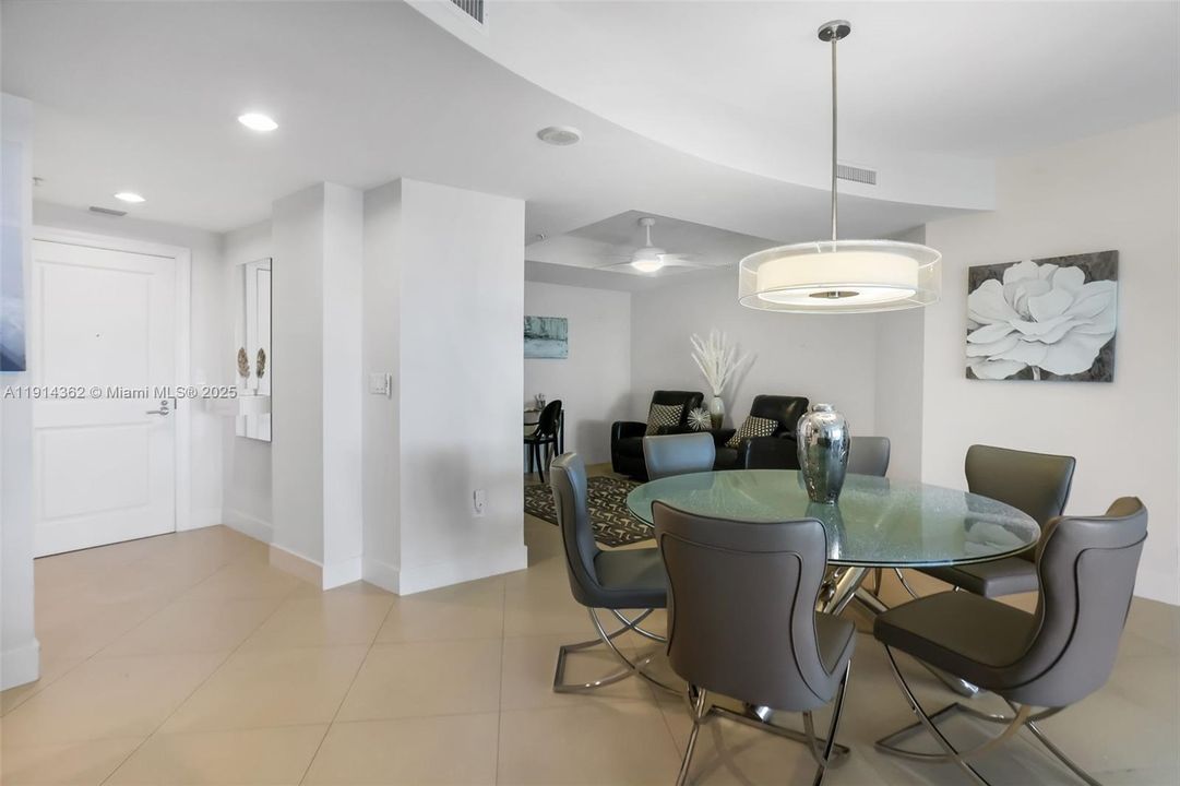 For Sale: $1,060,000 (2 beds, 2 baths, 1815 Square Feet)