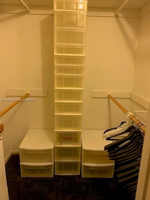 Active With Contract: $124,900 (1 beds, 1 baths, 716 Square Feet)